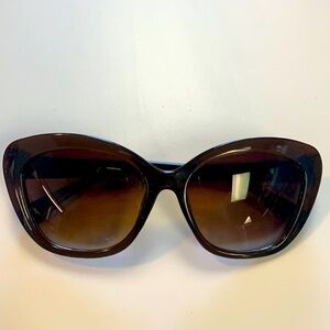 Circus by Sam Edelman cat eye sunglasses tortoise color
